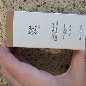 Daily Tinted Fluid Sunscreen - Cream